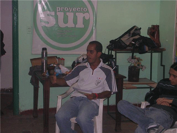 José Antonio Hernández en la sede Proyecto Sur de Moreno