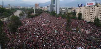 Ni la represión ni las falsas concesiones frenan el levantamiento chileno