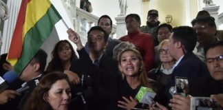 Evo en México, pero el golpe no se consolida