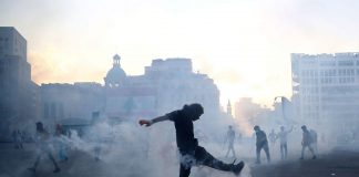 La revolución libanesa derriba a otro gobierno