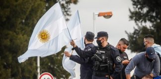 ¡Abajo las maniobras desestabilizadoras! ¡Por una respuesta de la clase trabajadora!A
