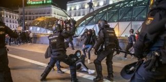 España: Orgía represiva y desvergonzada contra la juventud valiente que se rebela contra el Régimen del 78