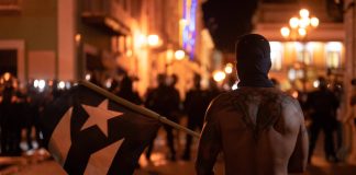 Puerto Rico: Brutalidad policial en protesta contra compañía eléctrica privatizadora LUMA