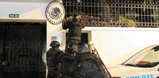 Ecuador: La policía de Daniel Noboa asalta la embajada mexicana en Quito