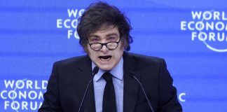 La motosierra para los trabajadores, los dólares para la casta