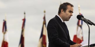 Lecornu, las «oposiciones» de Su Majestad y La France insoumise