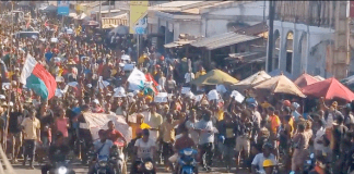 Madagascar: el ejército se divide y el presidente huye: el movimiento de masas ha obtenido su primera victoria