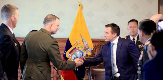 Ecuador cambia la embajada cubana por tropas y bombas estadounidenses