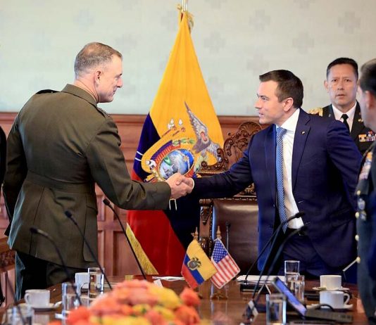 Ecuador cambia la embajada cubana por tropas y bombas estadounidenses