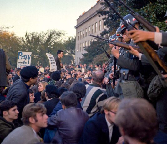 El movimiento contra la guerra de Vietnam: cuando el coloso tembló