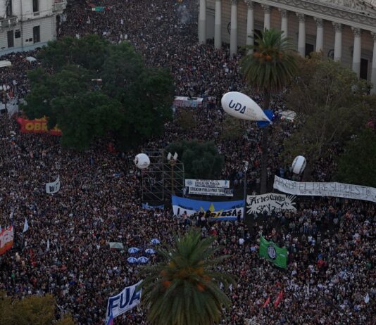 ¡Como en Francia y España, todos a las calles este 15 de octubre! ¡Fuera Milei y su decretazo!