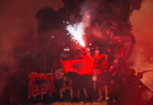 Albania en llamas mientras avanza la revuelta juvenil
