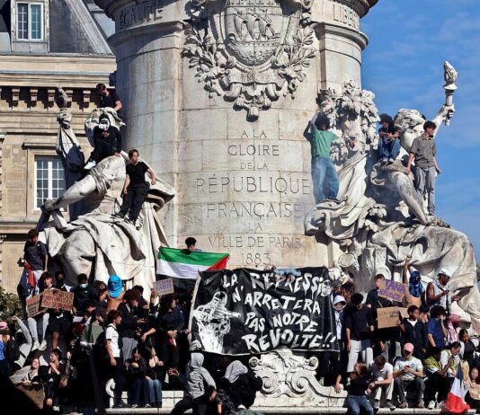 Francia: El 17 de octubre puso la revolución a la orden del día