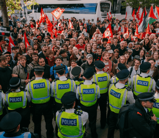 Octubre Rojo: los comunistas revolucionarios están conectando con las calles